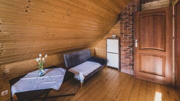 House | 3 bedrooms, iron/ironing board, individually furnished, bed sheets