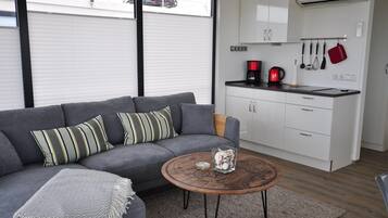 Mobile Home | Living room