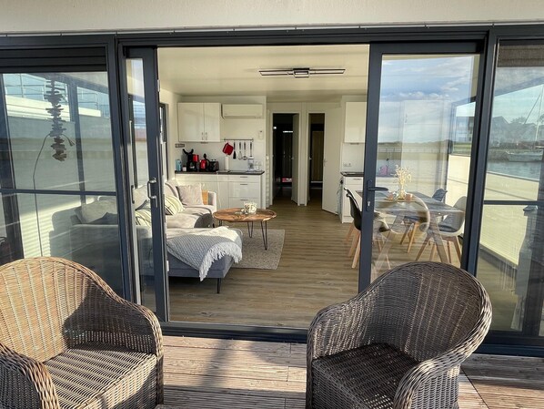 Mobile Home | Living room - Hausboot Charlotte im Hafen in Ribnitz-damgarten (Ribnitz-Damgarten)