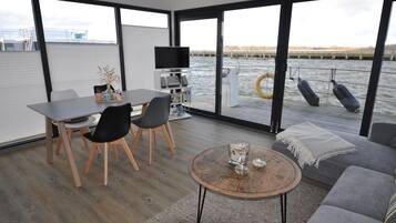 Mobile Home | Dining