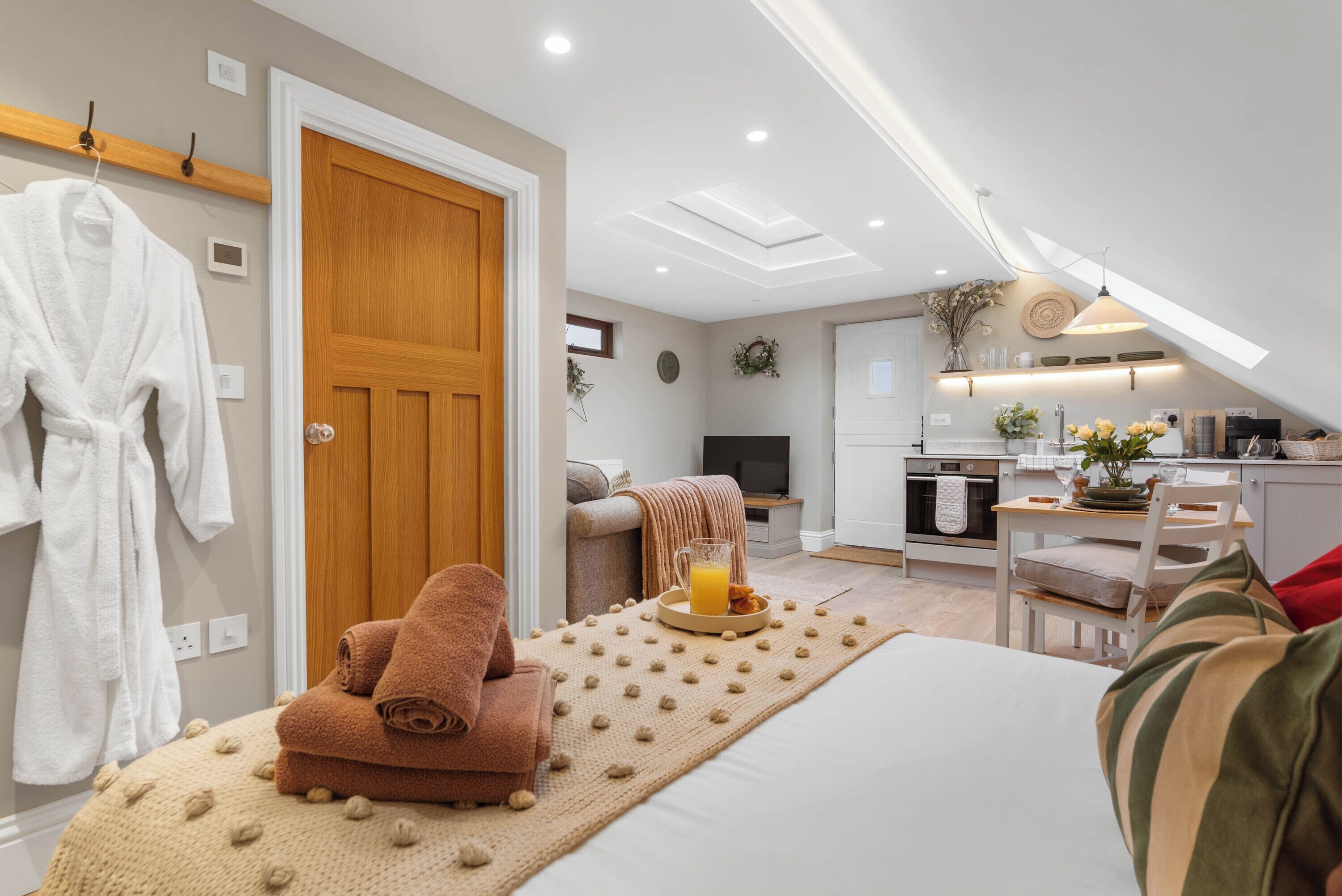 Iron/ironing board, free WiFi, bed sheets