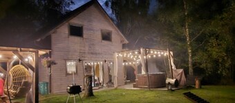 Large Holiday Home, Sauna, Jacuzzi, Salt Cave