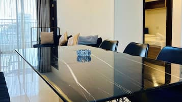 Comfort-lejlighed - balkon - byudsigt | Interiør