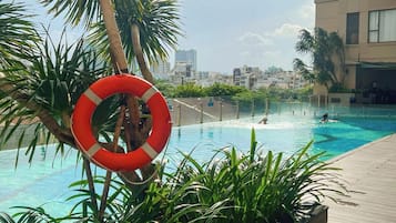 Comfort-huoneisto, parveke, kaupunkinäköala | Uima-allas | 5 ulkouima-allasta