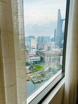 Comfort Apartment, Balcony, City View | Interior - THE TRESOR (Xom Chieu)