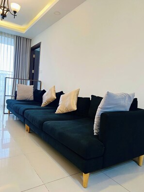Comfort Apartment, Balcony, City View | Interior - THE TRESOR (Xom Chieu)