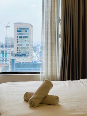 Comfort Apartment, Balcony, City View | Free WiFi - THE TRESOR (Xom Chieu)