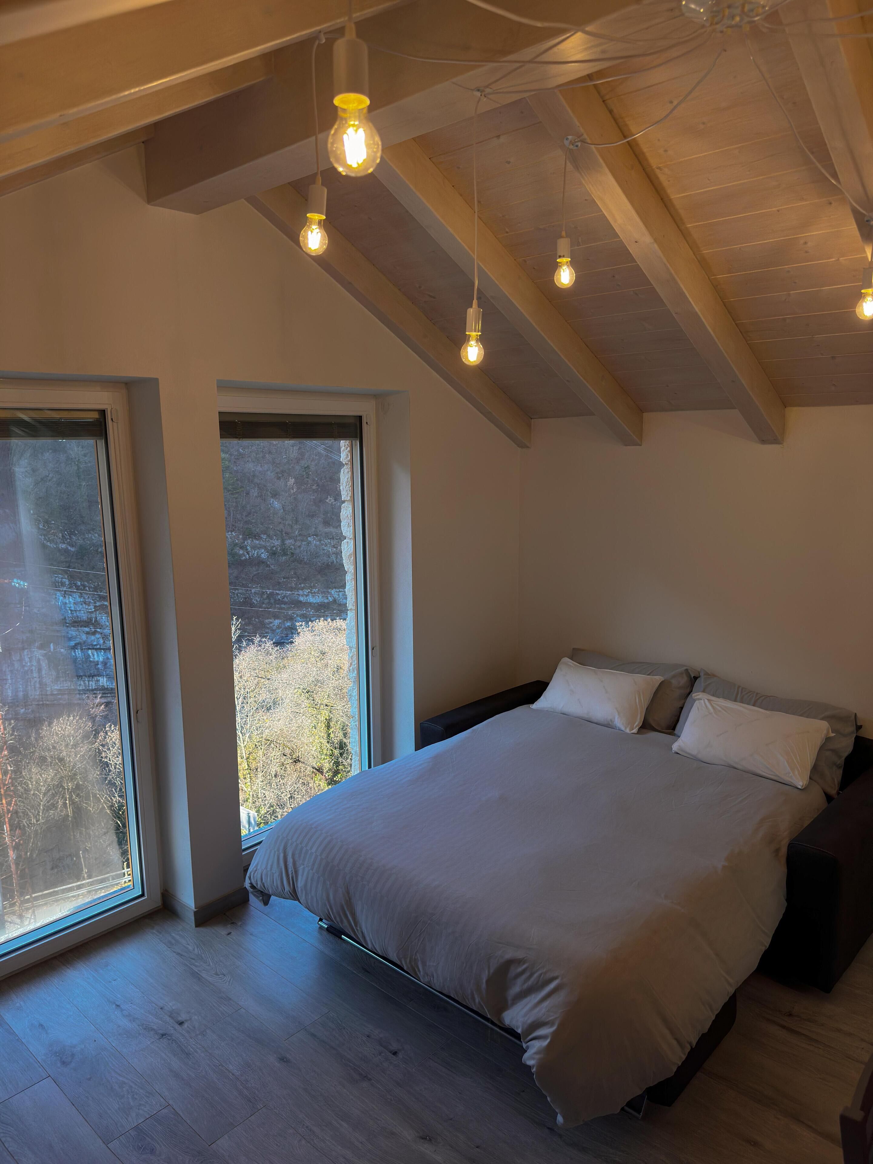 1 bedroom, travel cot, free WiFi, bed sheets