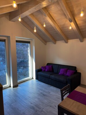 Smart TV - Attic View Hermitage San Colombano (San Colombano)