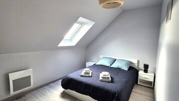 House | 2 bedrooms, bed sheets