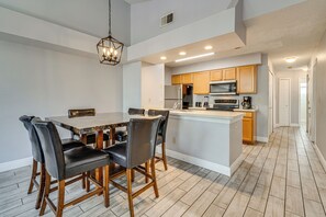 Apartment (3 Bedrooms) | Interior - Family Theme Park Hub w/ Pool in Kissimmee (Kissimmee)