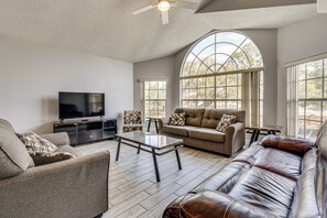 Apartment (3 Bedrooms) | Front of property - Family Theme Park Hub w/ Pool in Kissimmee (Kissimmee)