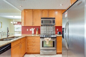 Interior - Walk to Beach! Treasure Island Gem w/ Water Views (Treasure Island)