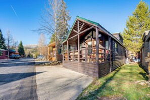 House (1 Bedroom) | Interior - 4 Mi to Slopes! Breck Mtn Base w/ Hot Tub Access (Breckenridge)