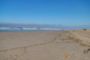 Interior - Oceanfront Lincoln City Condo w/ Community Pool (Lincoln City)