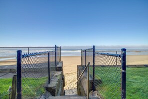 Interior - Oceanfront Lincoln City Condo w/ Community Pool (Lincoln City)