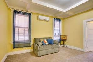 Interior - 2 Mi to Rutgers University! Urban Hub Near Parks (Newark)