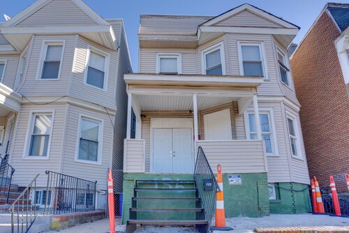 2 Mi to Rutgers University! Urban Hub Near Parks