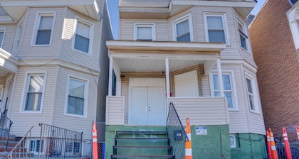 2 Mi to Rutgers University! Urban Hub Near Parks