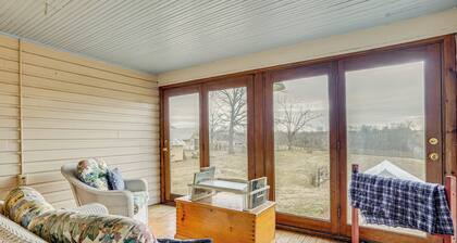Rural & Historic Detour Escape w/ Horses On-site!