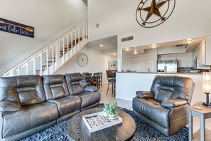 Interior - Steps to Lake Conroe! Condo w/ Balcony & Views (Montgomery)