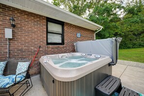 House (3 Bedrooms) | Interior - 5-acre Hocking Hills Hideaway! Pet-friendly Home (New Plymouth)