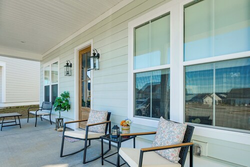 Lake Greenwood Access: Modern Escape w/ Patio!