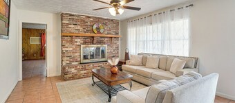 Hike & Fish! Wooded Family Getaway in Interlachen