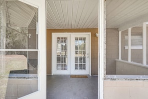 Apartment (0 Bedroom) | Interior