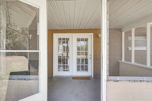 Wooded Couple's Retreat w/ Lanai in Interlachen