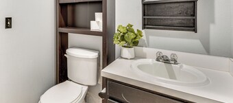 Wooded Couple's Retreat w/ Lanai in Interlachen
