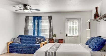 Wooded Couple's Retreat w/ Lanai in Interlachen