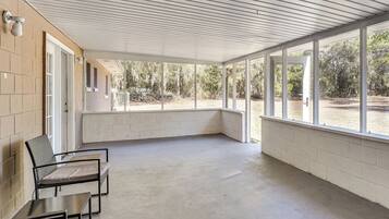 Apartment (0 Bedroom) | Interior