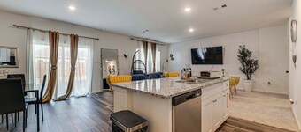 ที่พักสำหรับกลุ่มในพรินซ์ตัน! พร้อมทำงานจากบ้านและพื้นที่กว้างขวาง  