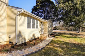 Interior - 3 Mi to Washington College! Updated Home w/ Patio (Chestertown)