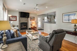 Interior - 3 Mi to Washington College! Updated Home w/ Patio (Chestertown)