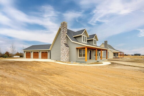 Brand-new Pierre Home Near Cow Creek & Boating!