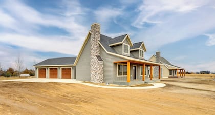 Brand-new Pierre Home Near Cow Creek & Boating!