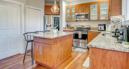 Gateway to Seattle! Lynnwood Home w/ Gazebo & Yard