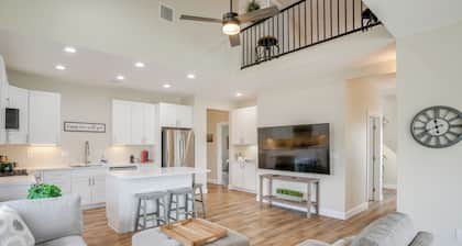 Secluded Mtn-view Dewey Home w/ Outdoor Oasis