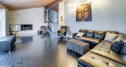 Pool, Gym & Basketball Court: Olympia Fields Home