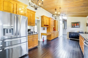 House (4 Bedrooms) | Interior - Pool, Gym & Basketball Court: Olympia Fields Home (Olympia Fields)