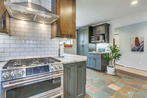 House (3 Bedrooms) | Interior - Year-round Fun in Monroe! Lakefront Family Home (Monroe)