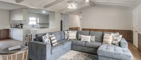 House (3 Bedrooms) | Front of property