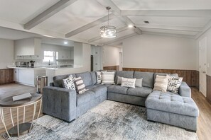 House (3 Bedrooms) | Front of property