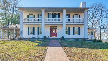 House (4 Bedrooms) | Front of property