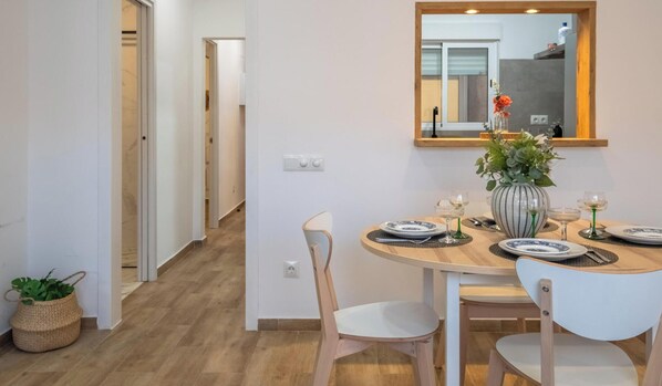 Dining - Cozy Apartment in Palamós - Includes Air Conditioning (Palamós)