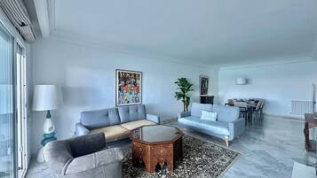 Apartamento, 2 quartos, para fumantes, sacada | Área de estar