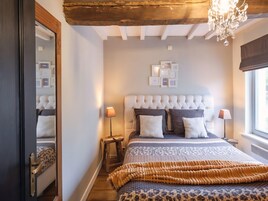 House | 4 bedrooms, bed sheets