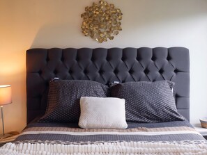 House | 4 bedrooms, bed sheets - Spacious Gite in Somme-leuze (Somme-Leuze)